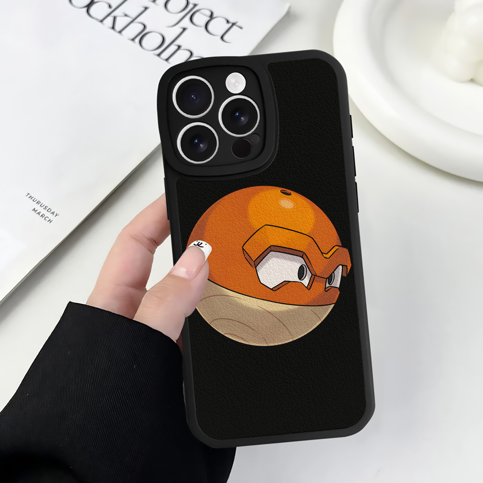 （画像用） ポケットモンスター Pokémon 【iPhone 16シリーズ対応】シリコンスマホケース（レザー調） 材質：シリコン